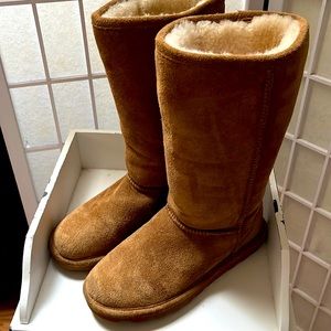 Bearpaw Tan Sheepskin Boots Sz 6
